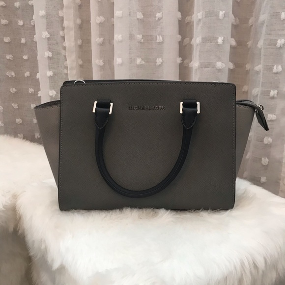 Michael Kors Handbags - Michael Kors Bag